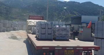 咸阳 芝麻白仿形路沿石，直形路沿石