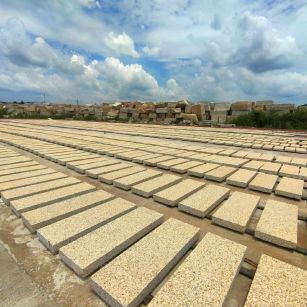 咸阳 黄金麻荔枝面花岗岩石材地铺石防护中