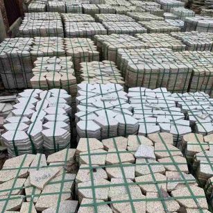 咸阳 黄金麻白麻花岗岩荔枝面地铺石(冰裂纹)