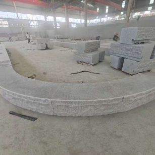 咸阳 芝麻白异形坐凳，自然面光面弧形加工