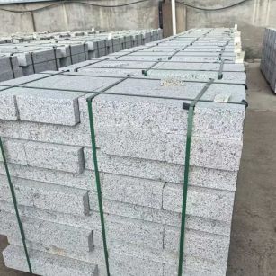 咸阳 白麻花岗岩路沿石，弧形路沿石，道牙石，马路牙子，界石，路缘石，平沿石，直岩石，平缘石等