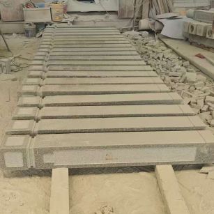 咸阳 芝麻白异形加工雕刻-栏杆大柱，方柱