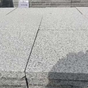 咸阳 白麻花岗岩石材推荐 荔枝面地铺石