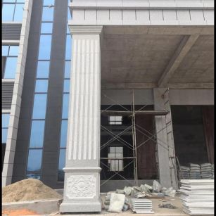 咸阳 芝麻白光面花岗岩门楼大柱（罗马柱）配雕花底座