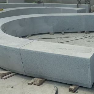 咸阳 芝麻白花岗岩光面弧形坐凳