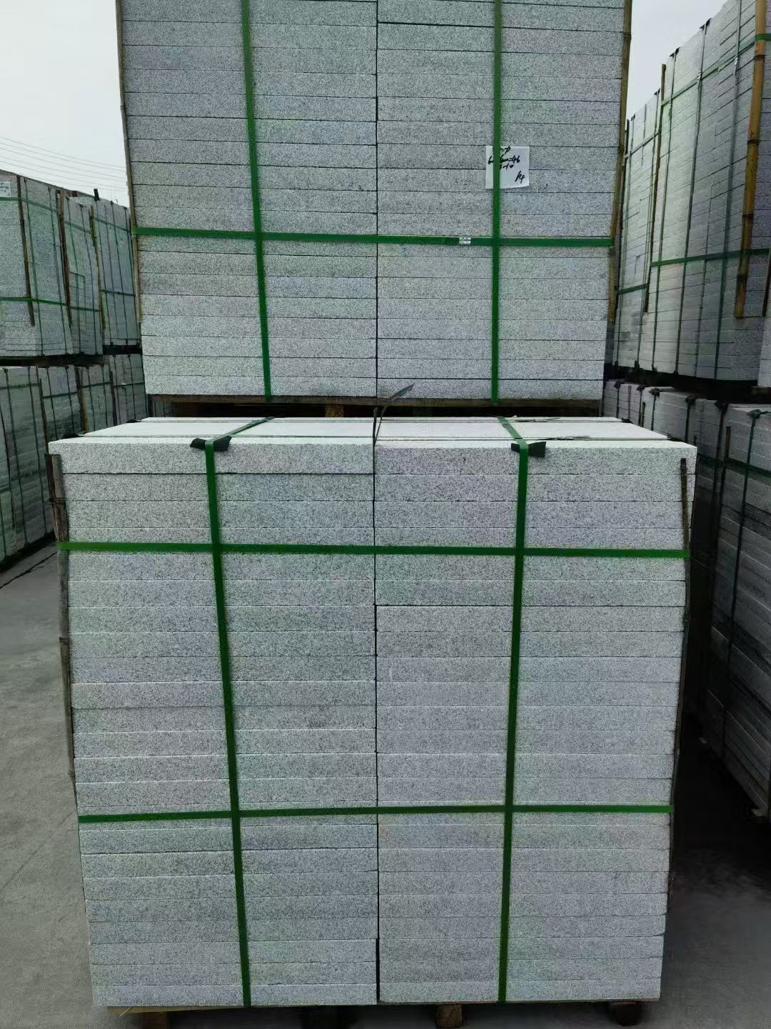 咸阳 芝麻白火烧，园林广场市政工程地铺石，1.8~5.0厚均有现货