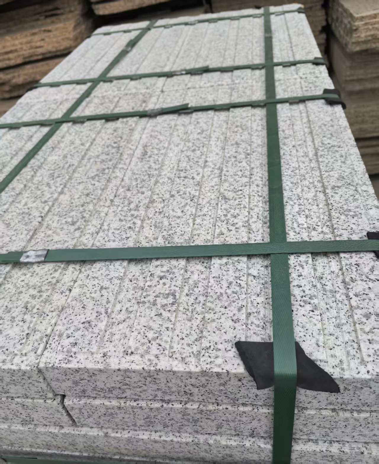 咸阳 白麻花岗岩直行盲道石，盲条，地铺石