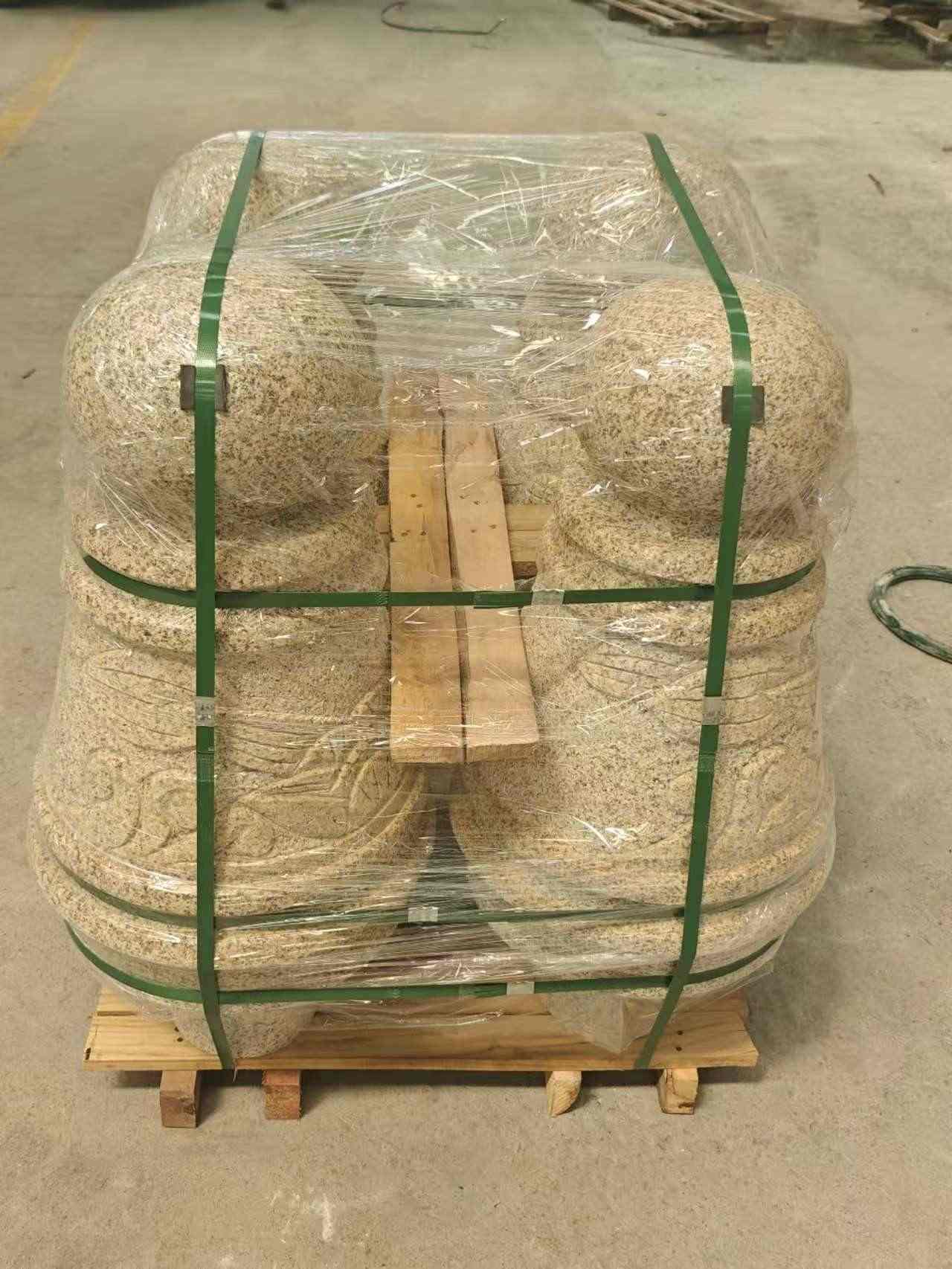 咸阳 黄金麻异形定制雕花——棒棒糖挡车柱