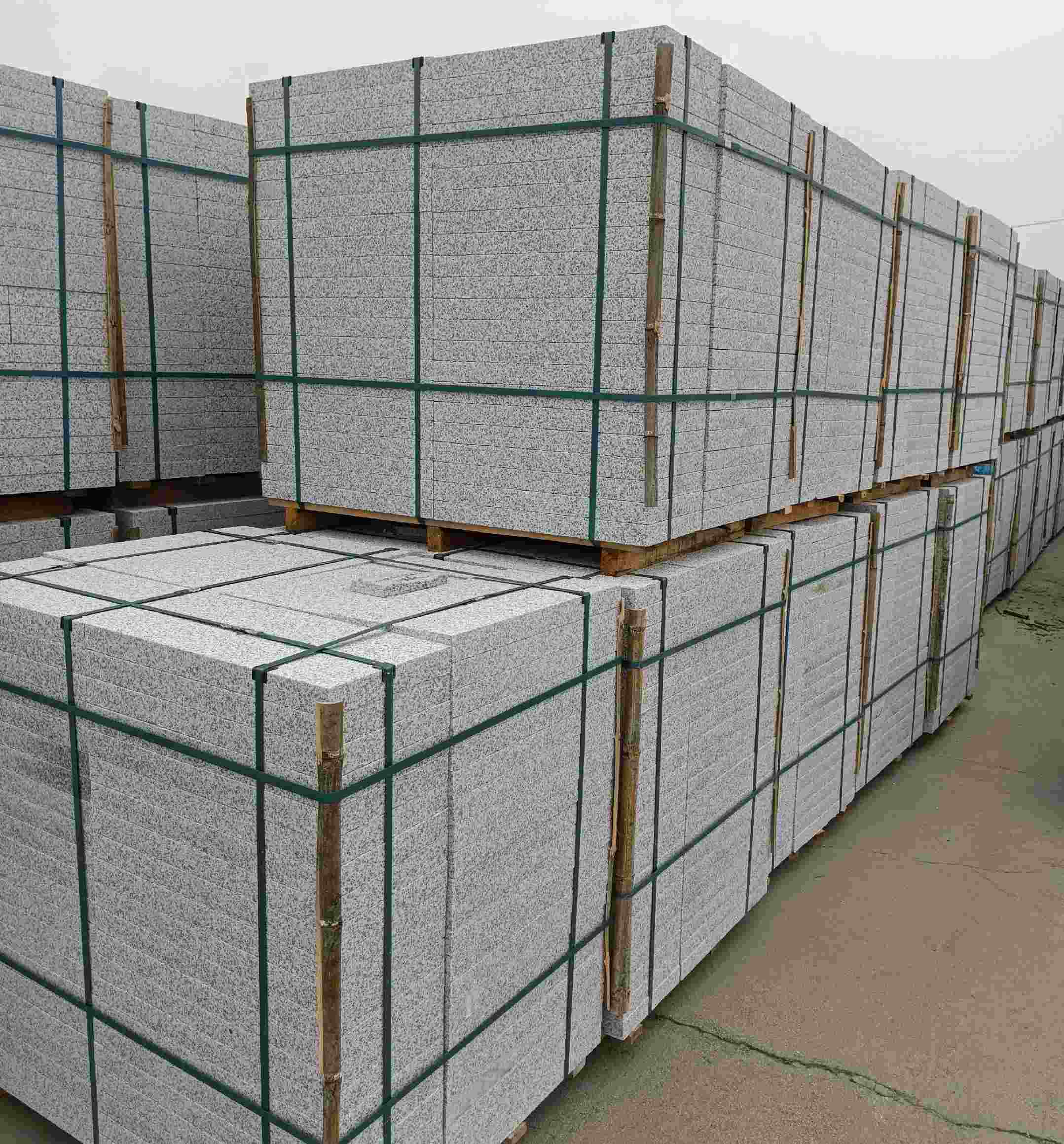 咸阳 白麻花岗岩石材荔枝面地铺石（300*600*50）