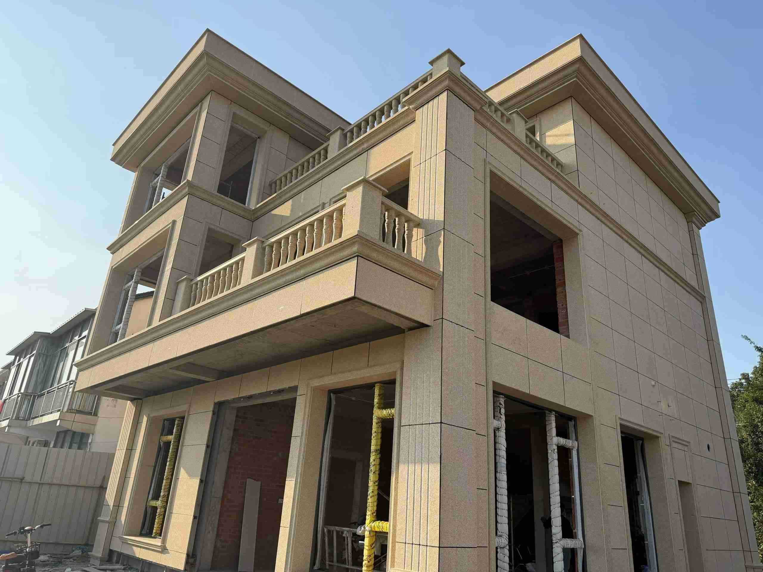 咸阳 黄金麻花岗岩石材荔枝面外墙干挂效果展示