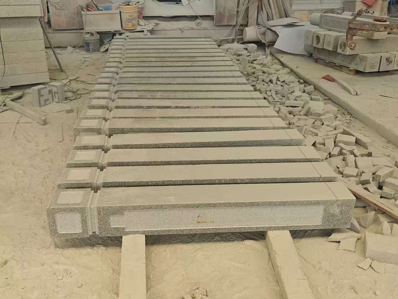 咸阳 芝麻白异形加工雕刻-栏杆大柱，方柱