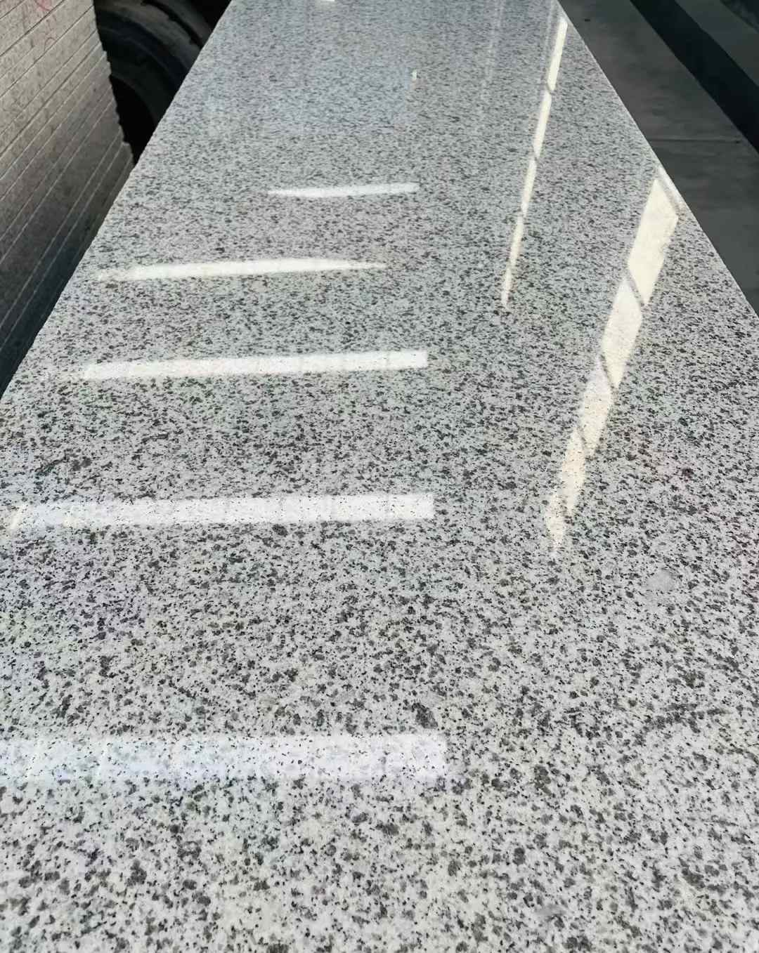 咸阳 白麻花岗岩光面毛板