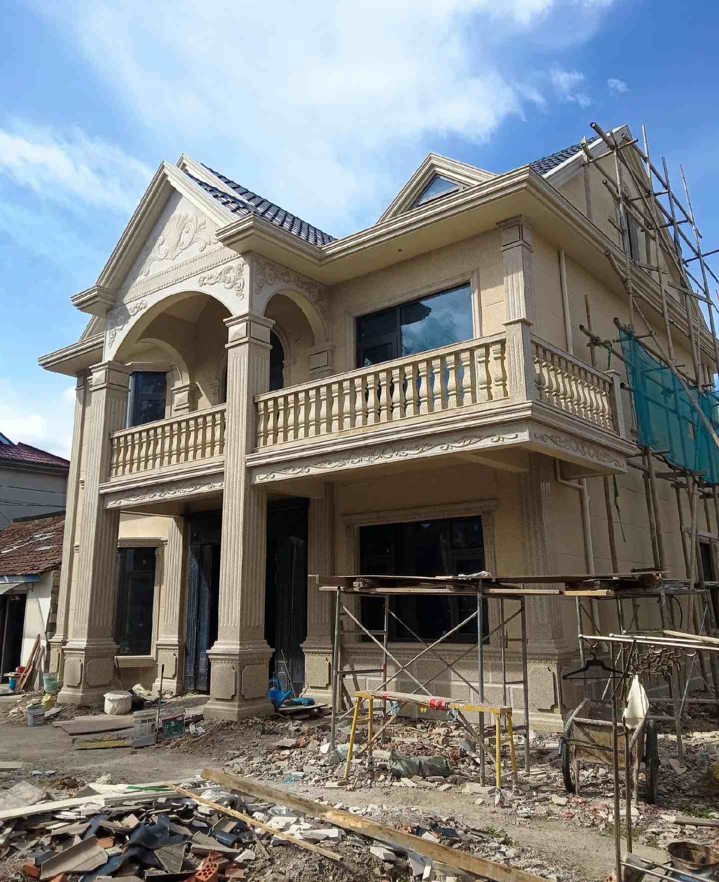 咸阳 黄金麻花岗岩石材私人别墅雕花门楼柱阳台栏杆