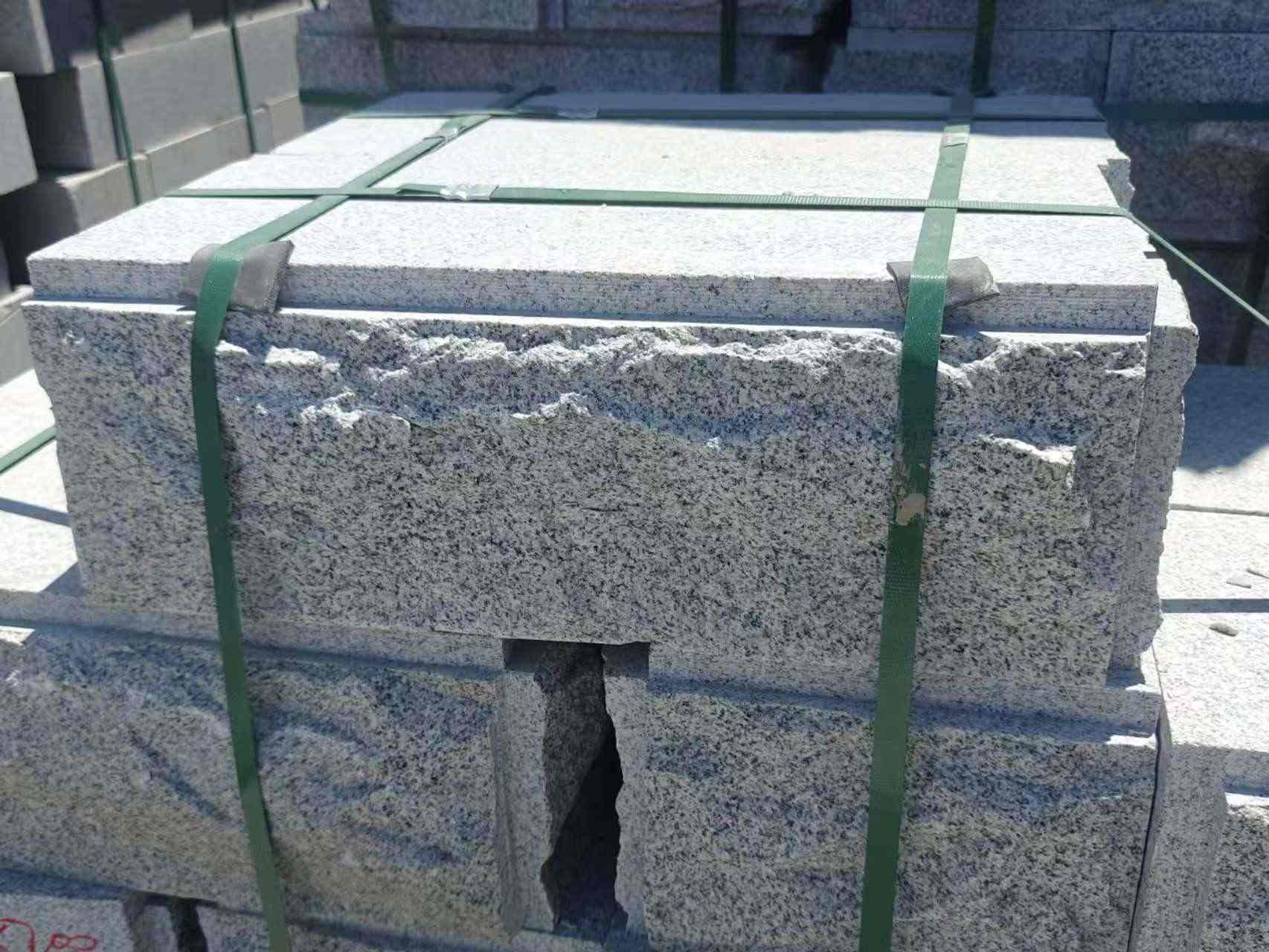 咸阳 芝麻白花岗岩自然面成品