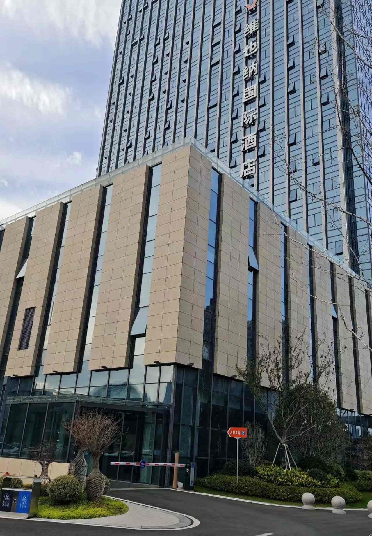 咸阳 黄金麻花岗岩外墙干挂