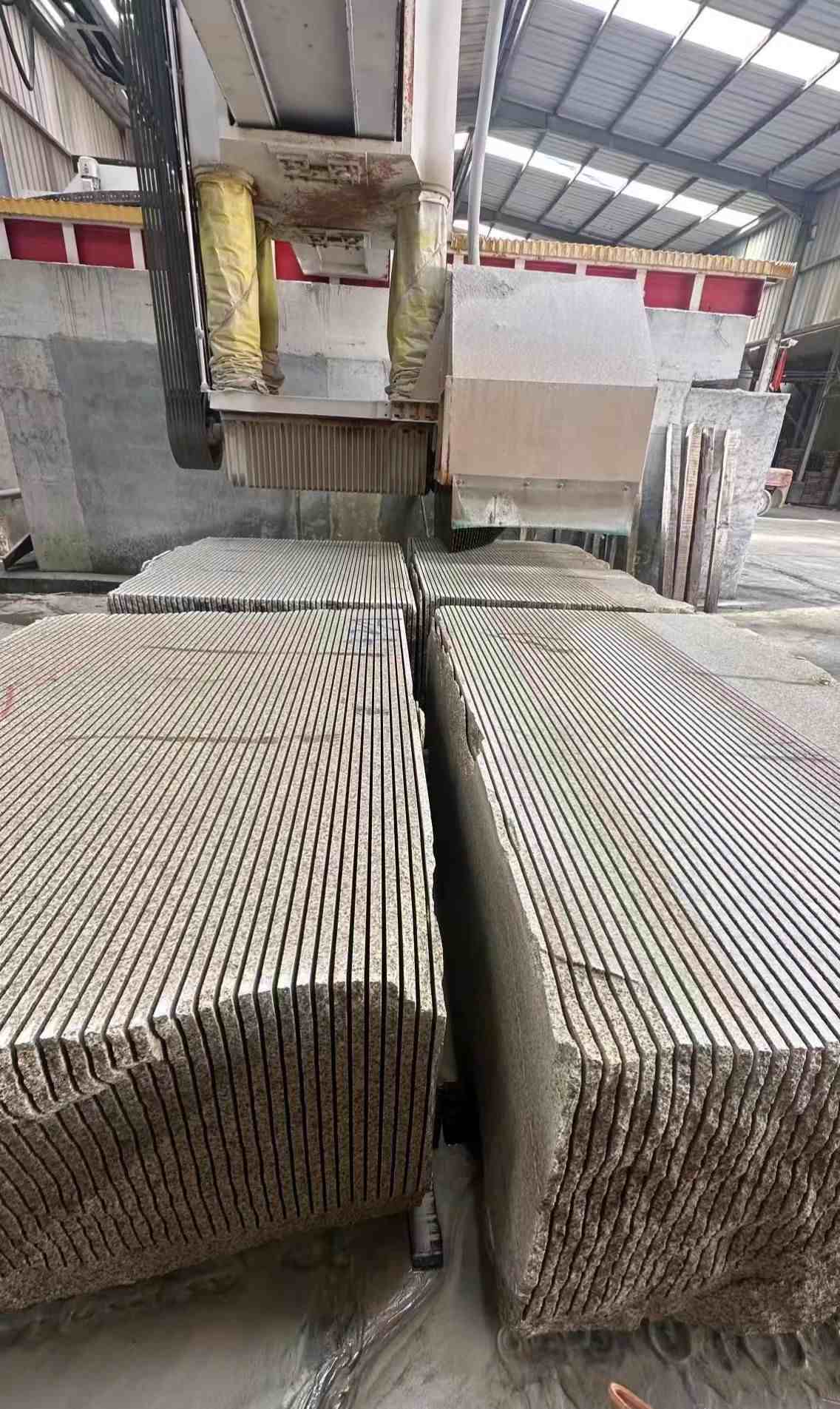 咸阳 车间生产日常，黄金麻白麻花岗岩