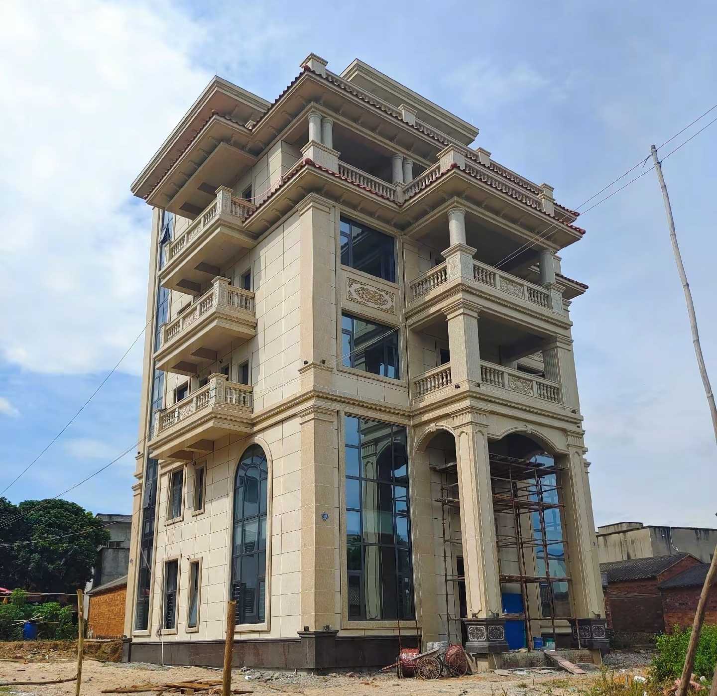 咸阳 黄金麻花岗岩石材别墅外墙干挂搭配（雕花栏杆花瓶柱门楼罗马柱）