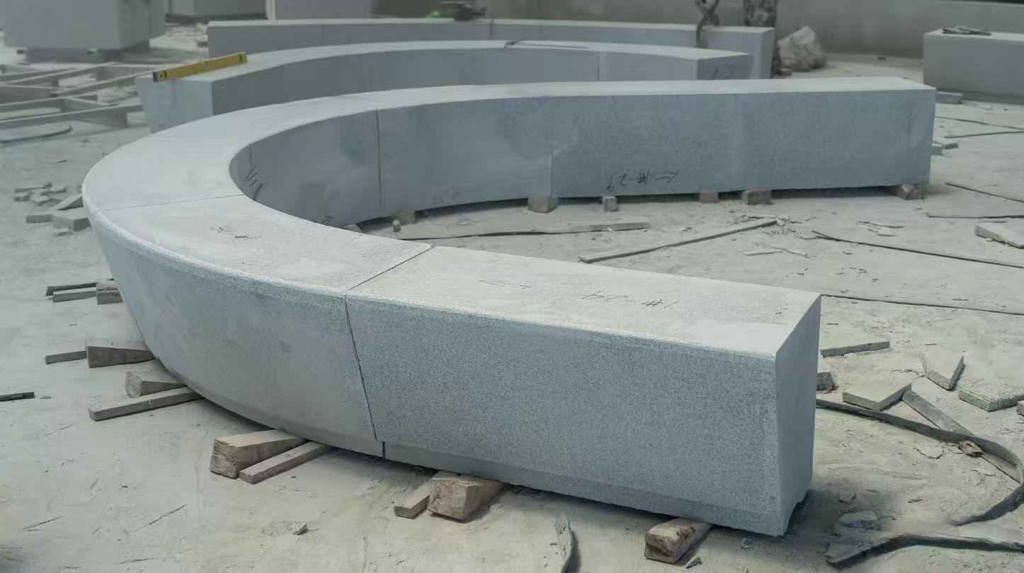 咸阳 芝麻白花岗岩光面弧形坐凳